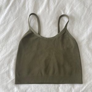 Set active crop top-olive green